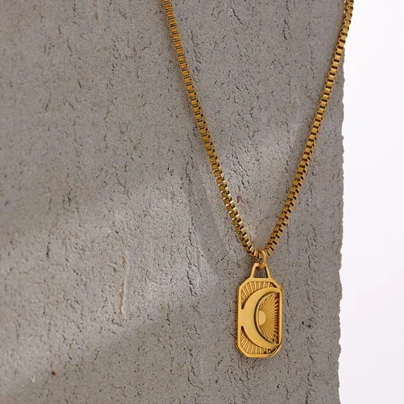 ^NEW 18K Gold Plated Crescent Moon Box Chain Pendant Necklace - Picture 5 of 6